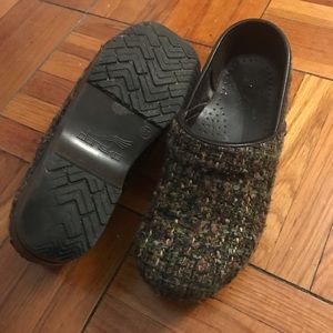 Brown tweed fabric Dansko clogs, size 37
